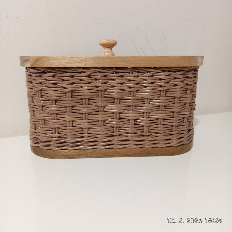 Košík s bambusovým dnom a vrchnákom 